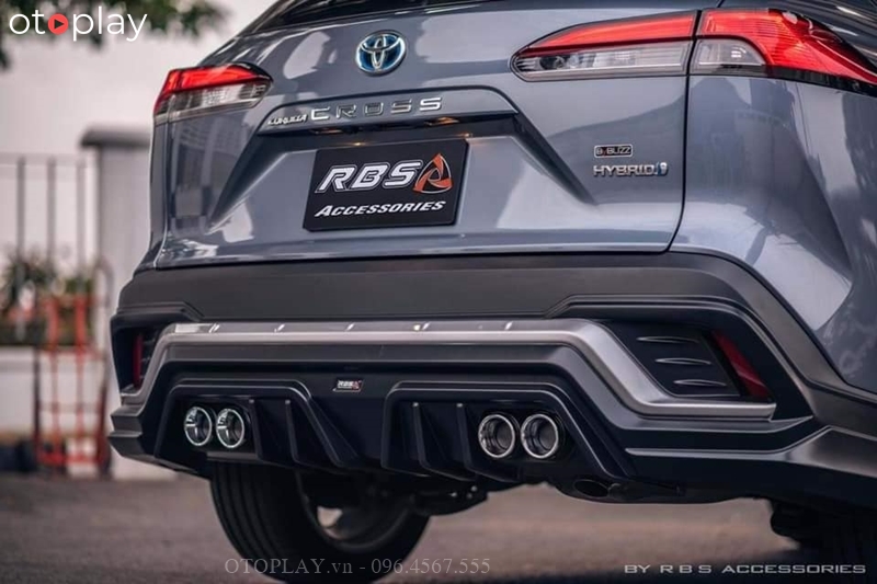 Đuôi xe Toyota Cross lắp bodykit