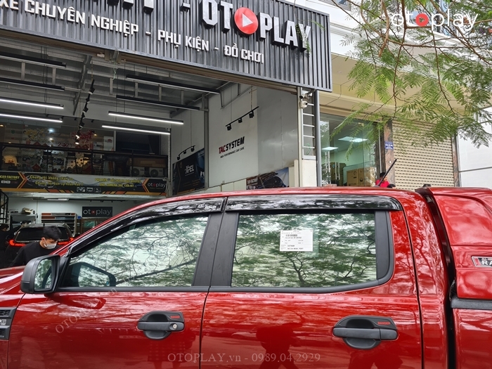 Xe Ranger XLS lắp đầy đủ các phụ kiện tại OTOPLAY