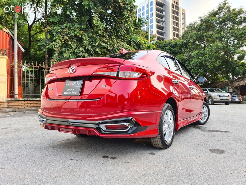 Đuôi xe Vios độ bodykit với 2 bô giả thể thao và mạnh mẽ