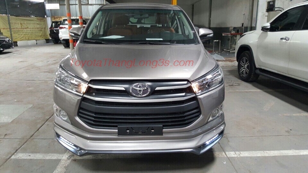 Hình ảnh thực tế xe Innova 2017 lắp bodykit Ativus