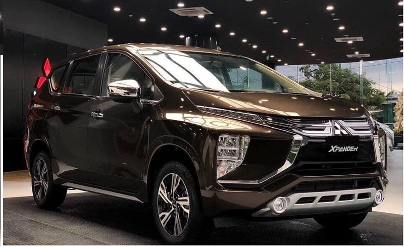 Xe Mitsubishi Xpander lắp bậc bước chân