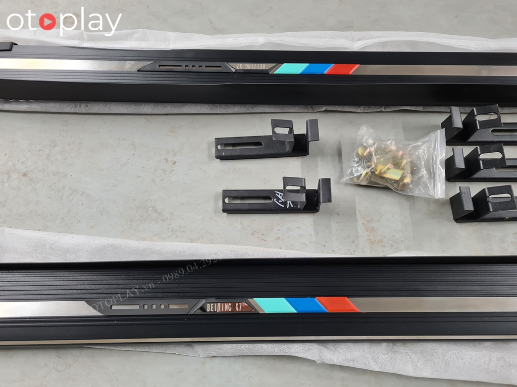 Bậc chân xe Beijing X7