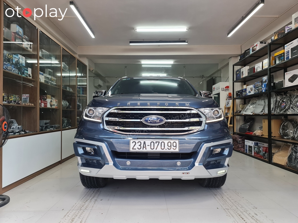 Bodykit Ford Everest mẫu FreeForm F8