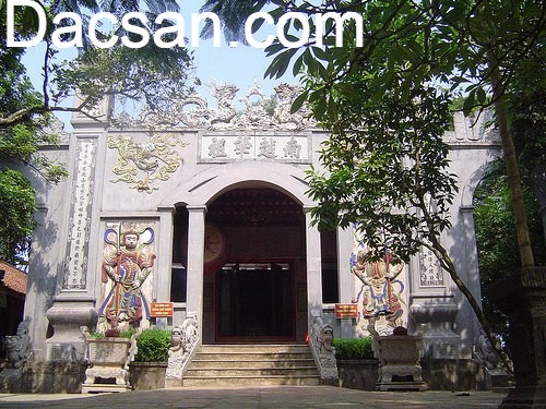 Khu di tích lịch sử đền Hùng Phú Thọ nơi linh thiêng hòa cùng sơn thủy | Dacsan.com