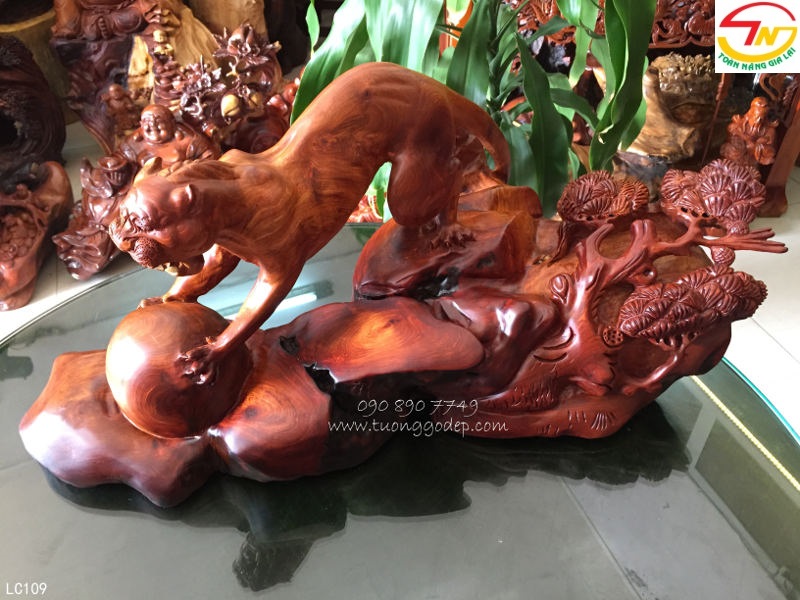 Con báo bằng gỗ hương