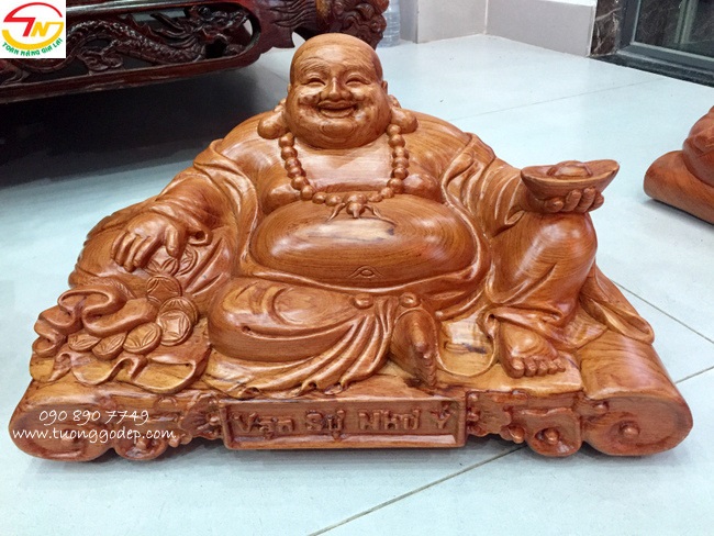 Phật Di Lặc trưng bàn thờ thần tài