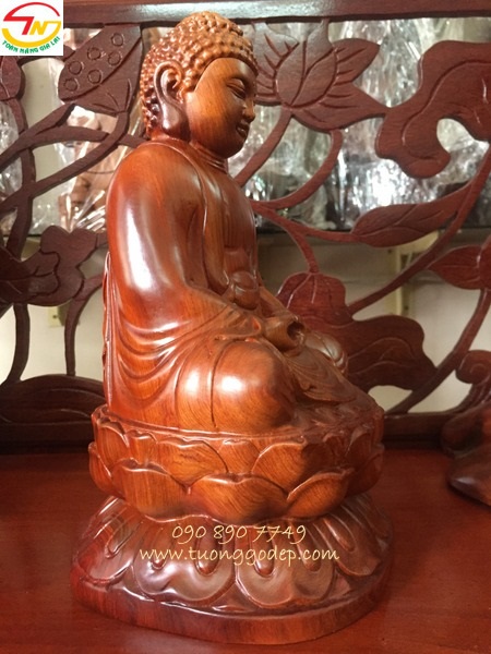 Tượng Phật Thích Ca bằng gỗ hương