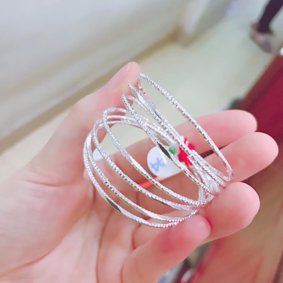 vòng tuần bạc trẻ em