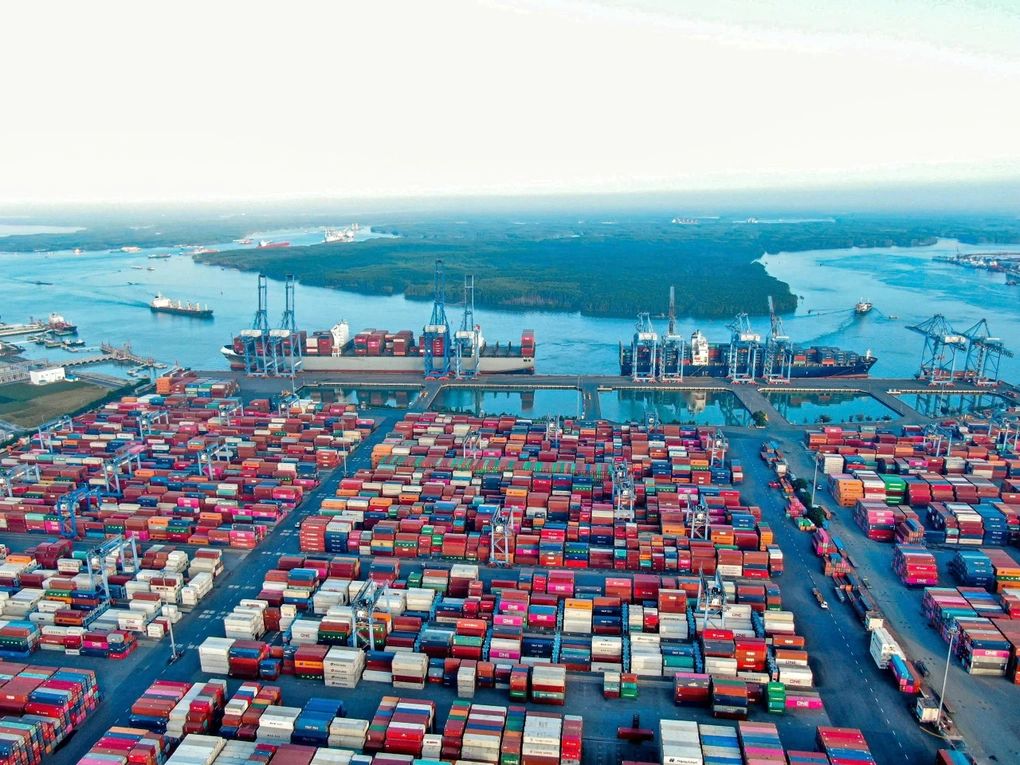 Cơ hội để TP.HCM vươn tầm trung tâm logistics quốc tế nhờ hạ tầng cảng biển và chuyển đổi số