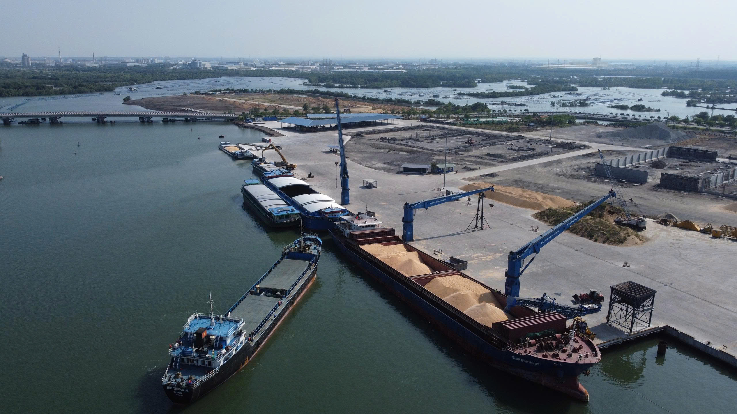 Cát xây dựng Mekong Corp