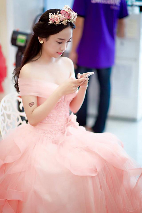 Tổng hợp mẫu áo dài màu hồng cam đẹp nhất - Tài Lộc Wedding