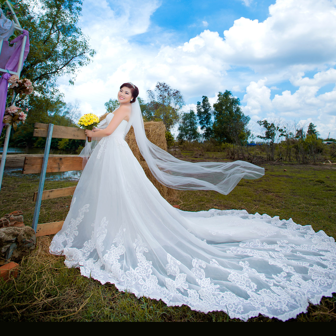 Mẹo chọn váy cưới cho các nàng dâu tròn trịa NancyPham Bridal