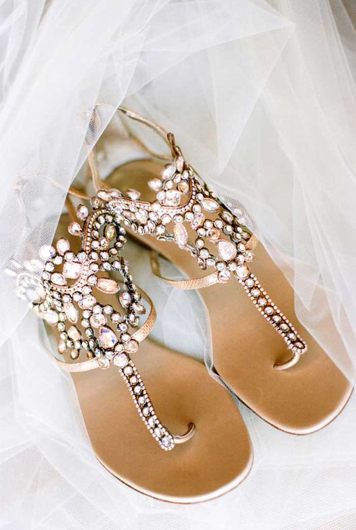 Làm sao chọn giày cưới cho cô dâu có chân quá khổ