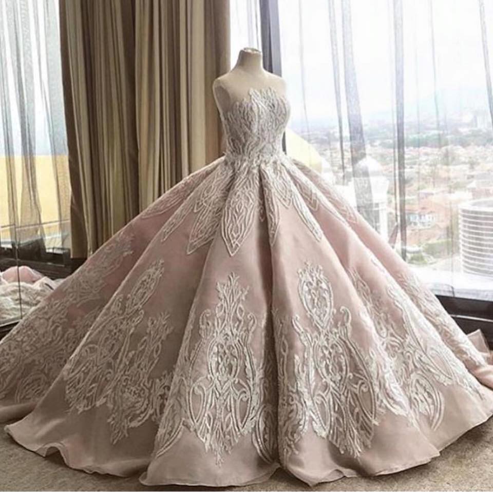 Váy cưới công chúa trễ vai gợi cảm và lộng lẫy