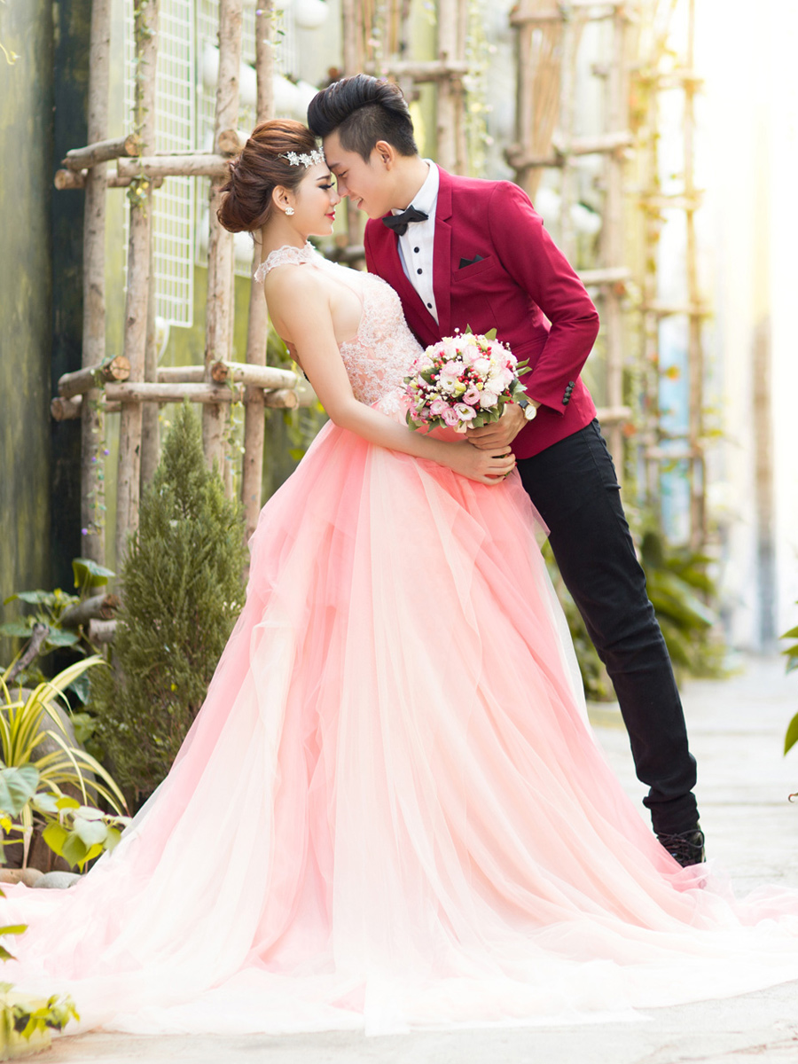 Váy cưới hồng pastel xòe bồng cho cô dâu hạ thu - Phụ Nữ Ngày Nay