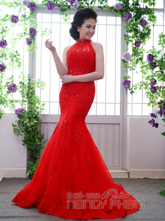 Khoe sắc với váy cưới hở lưng cuốn hút và quyến rũ — CALLA BRIDAL