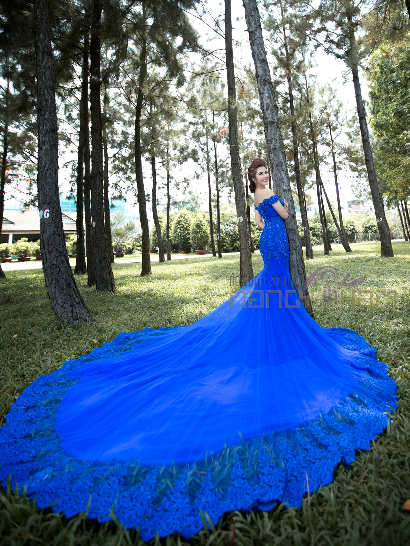 Áo cưới phồng xòe xanh blue ruby bẹc vai- L071 - Hien Vy Bridal | Áo cưới  Hiên Vy | Cho thuê áo cưới | Bán áo cưới