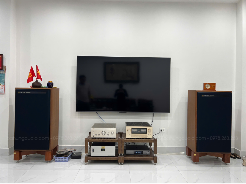 ACCUPHASE E-5000 LÊN ĐÈN TẠI GIA CHỦ