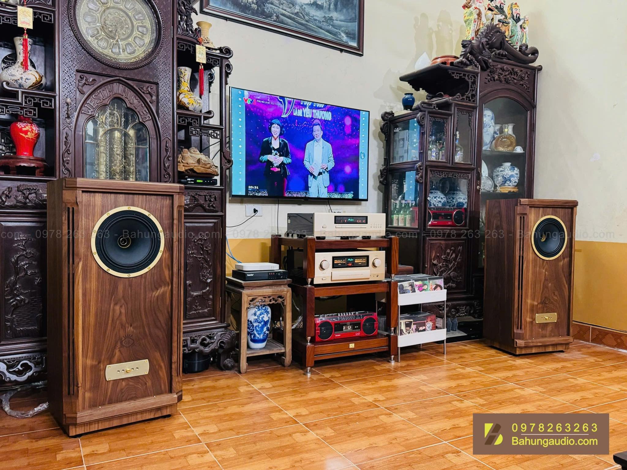 Vào vị trí combo nghe nhạc cho anh khách Hà Nam