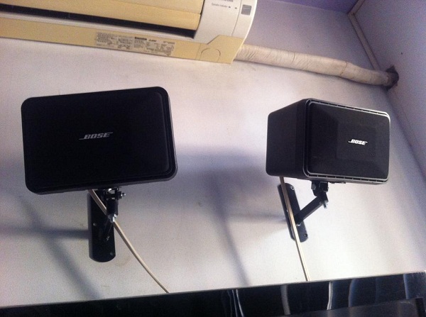 Giá treo loa gia đình và các lưu ý cần thiết để lắp đặt an toàn