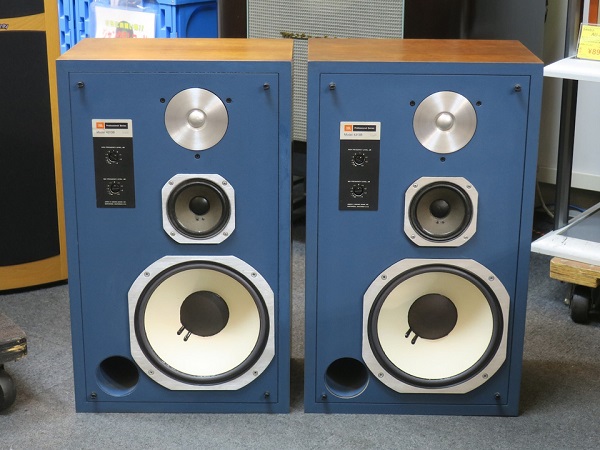 Top 10 loa nghe nhạc vàng hay giá rẻ đáng mua nhất hiện nay