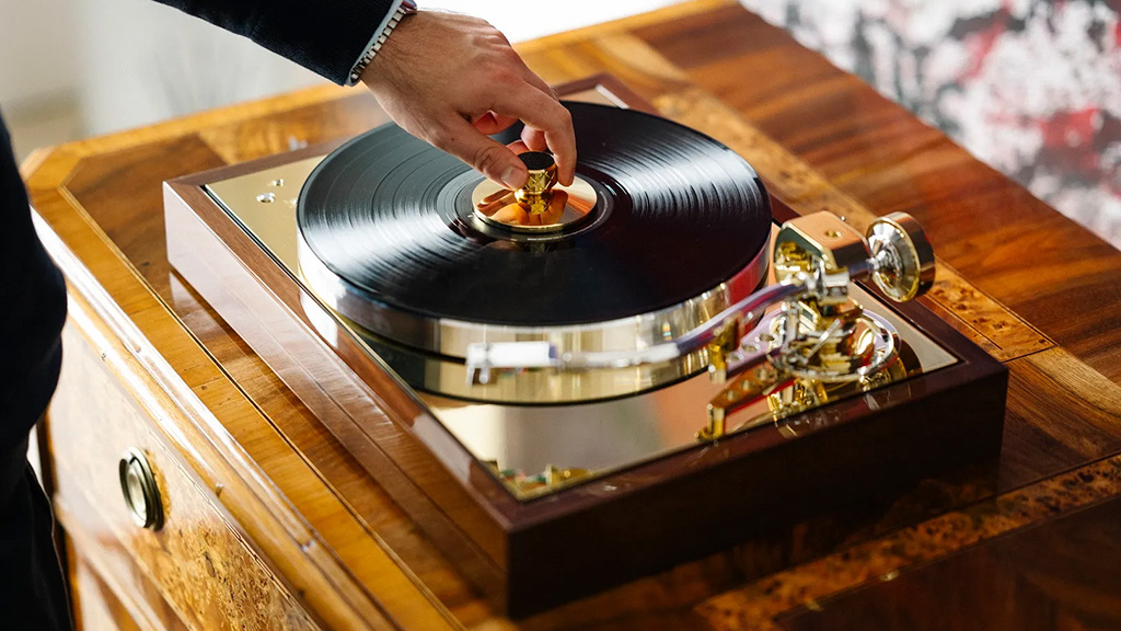 Pro-Ject giới thiệu máy quay đĩa The Classic Reference phiên bản đặc biệt với thiết kế sang trọng và giàu cảm xúc