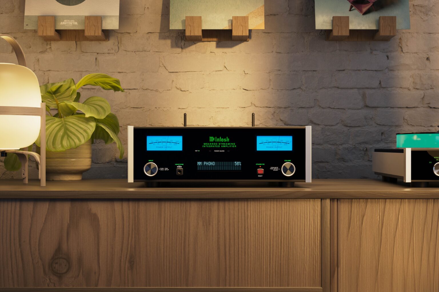 McIntosh vừa trình làng mẫu amply đa năng MSA5500