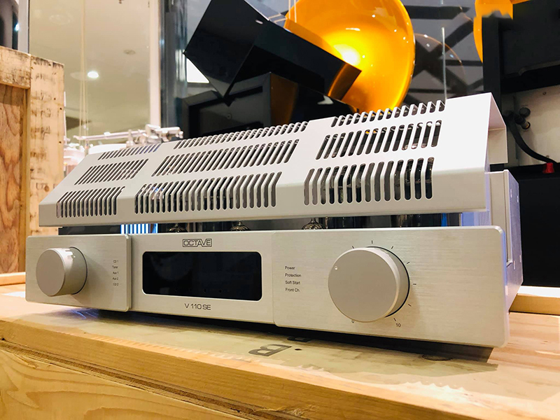 Sản phẩm làm mưa làm gió - AMPLI HIEND CAO CẤP OCTAVE V110SE