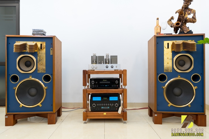 Bá Hùng Audio setup hệ thống âm thanh cho anh khách tại Hoàn Kiếm