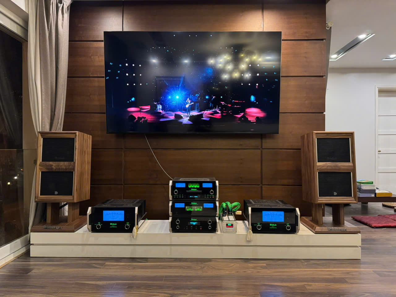 Hoàn thiện hệ thống âm thanh Mcintosh đẹp mê cho anh khách tại Bắc Ninh