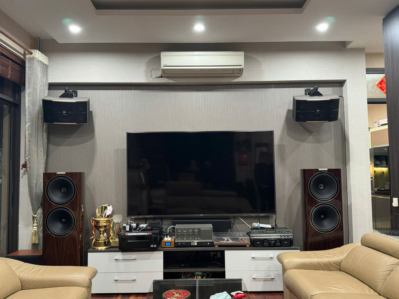 Lên đường cặp Fyne Audio F704 về với bác khách ở Hoàng Mai chơi Tết