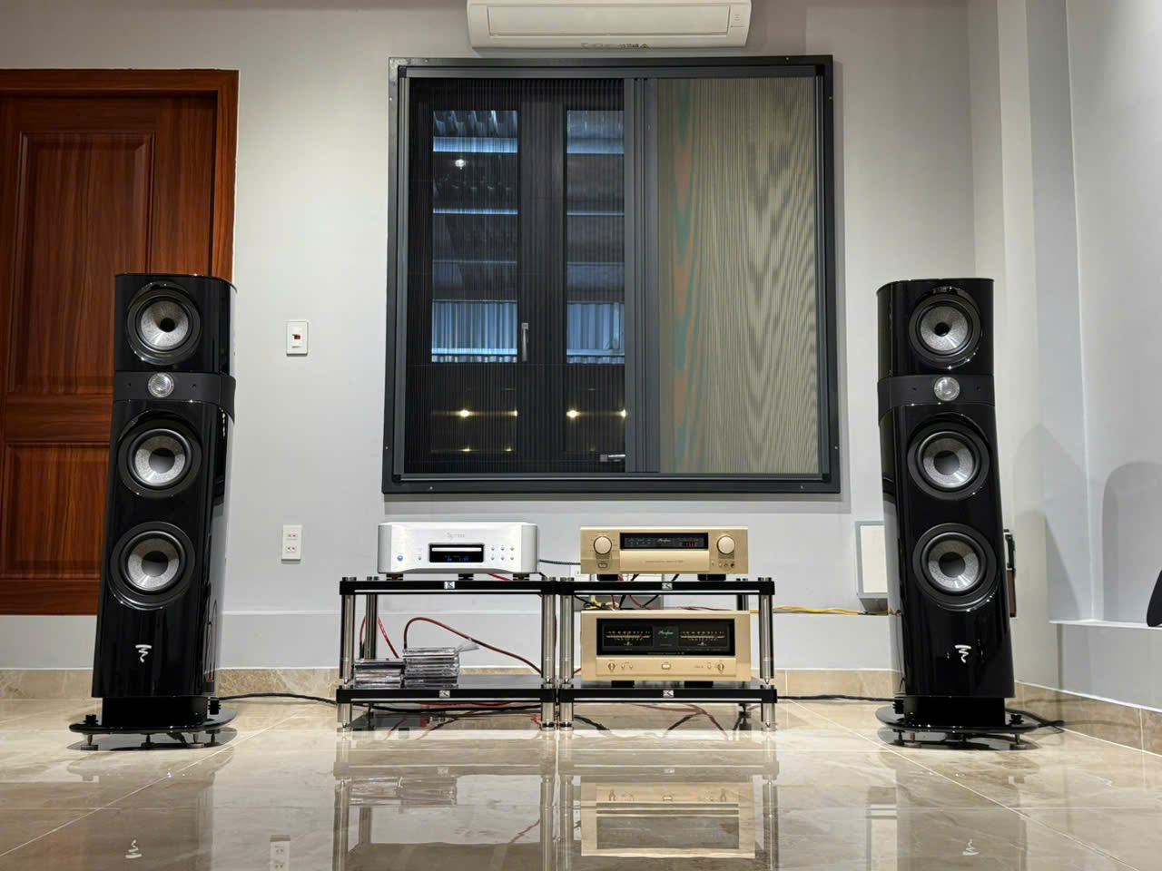 Hoàn thiện hệ thống nghe nhạc cho anh khách tại Time City , Hà Nội