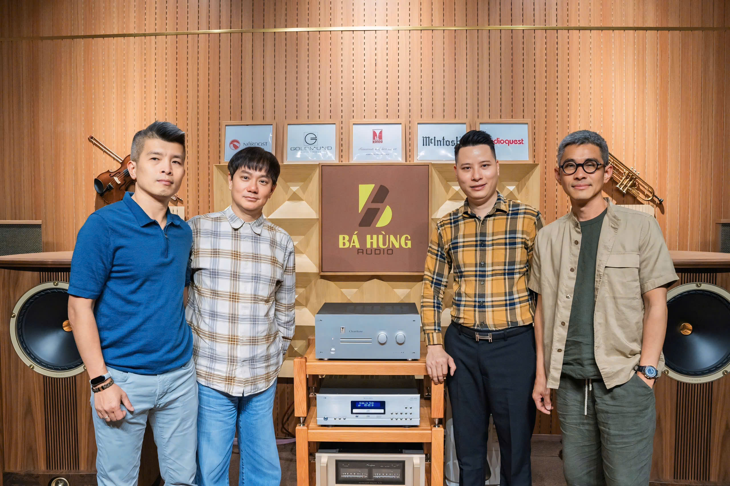Đại diện Audio Note Kondo, thương hiệu hi-end đến từ Nhật Bản đến thăm và làm việc tại Bá Hùng Audio