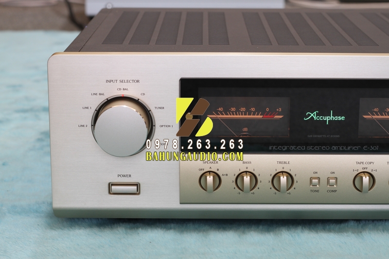 Amply Accuphase E307