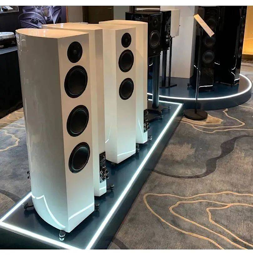 Loa Gauder Akustik Floorstanding Capello 100 thu hút nhiều người yêu âm nhạc