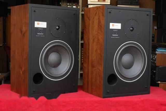 loa JBL L40