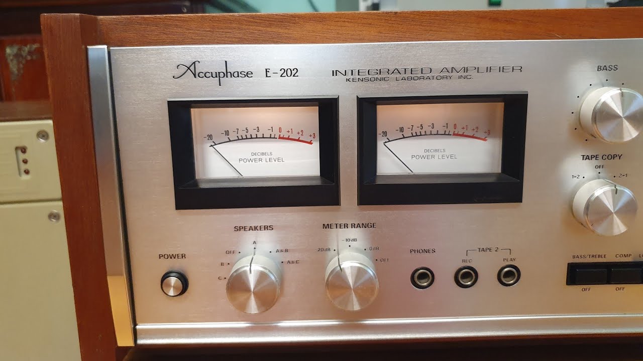 Amply Accuphase E202 