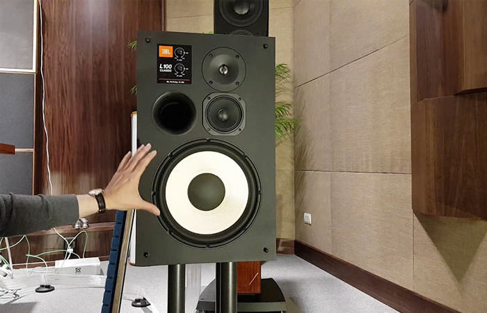 Sử dụng loa JBL L100 mua tại Bá Hùng Audio