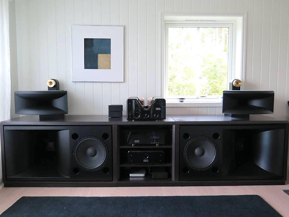 Loa Viva Audio Credenza