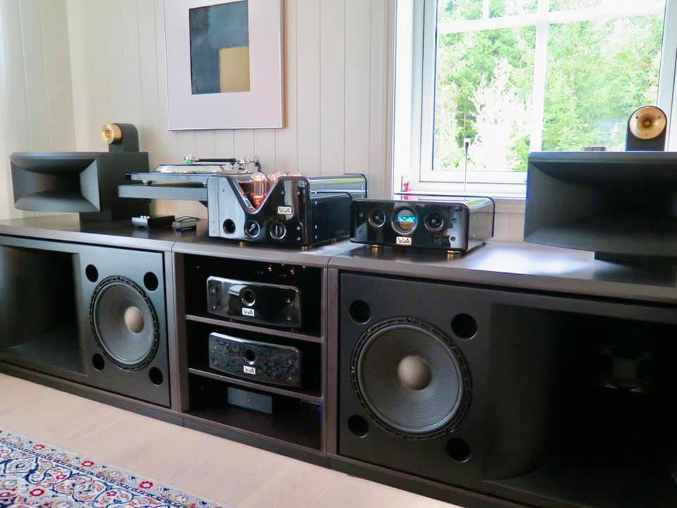 Loa Viva Audio Credenza