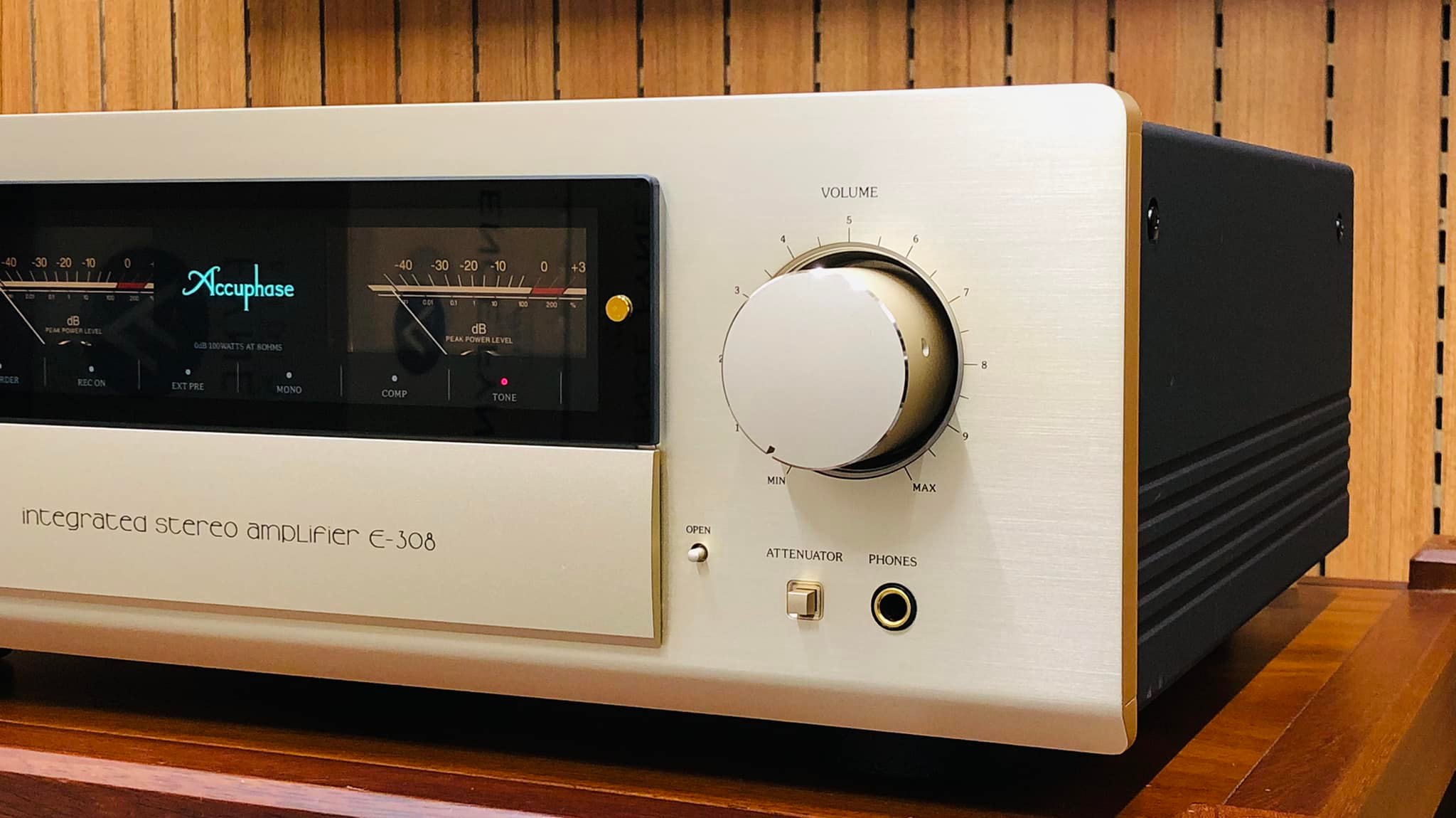 Amply Accuphase E308 Đẹp Xuất Sắc