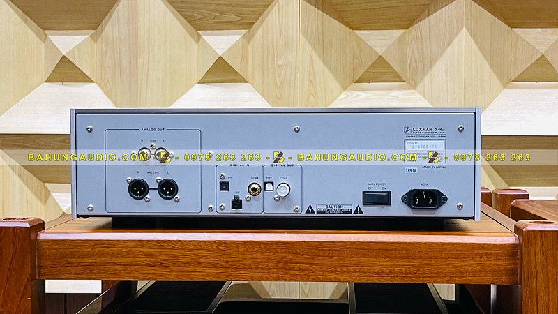 Đầu CD/ SACD/ DAC Luxman D-06U Đẹp Xuất Sắc