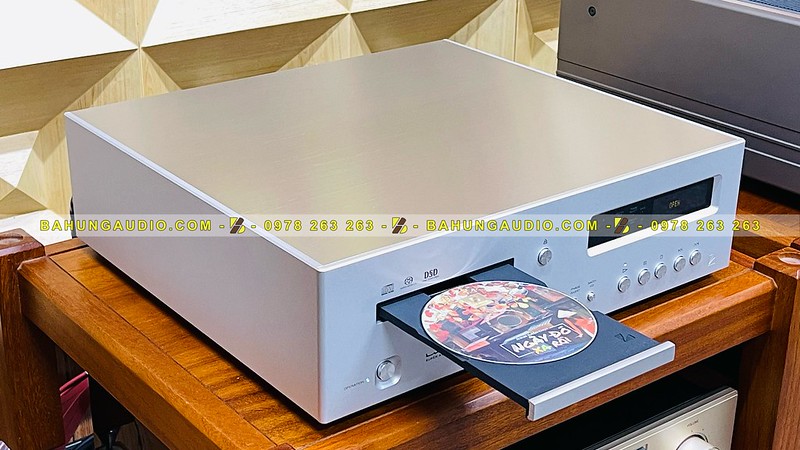 Đầu CD/ SACD/ DAC Luxman D-06U Đẹp Xuất Sắc