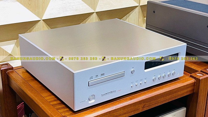 Đầu CD/ SACD/ DAC Luxman D-06U Đẹp Xuất Sắc