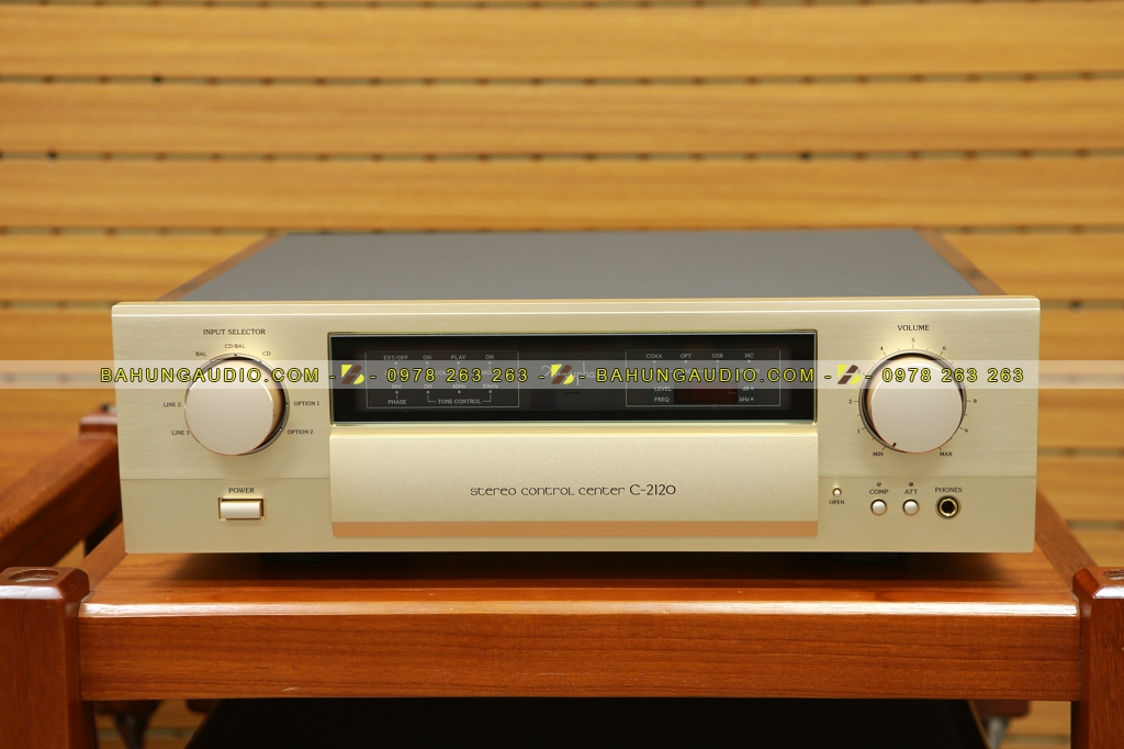 Pre amply Accuphase C2120