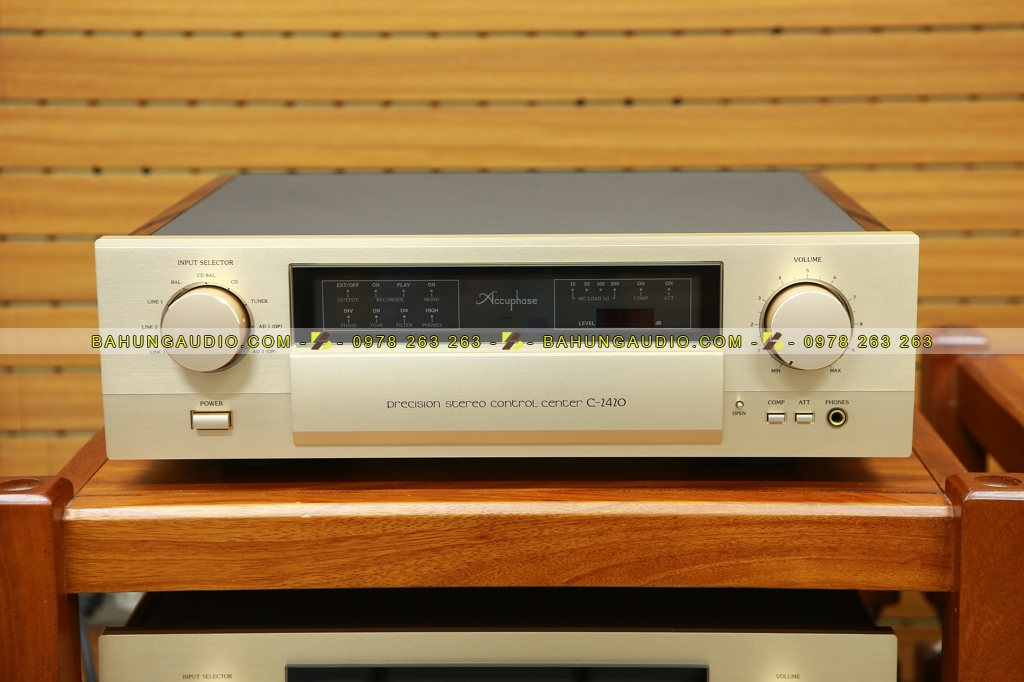 Pre Accuphase C-2420 hàng mới về, giá tốt