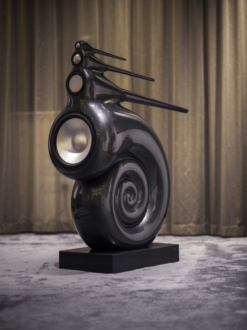 Loa B&W Nautilus