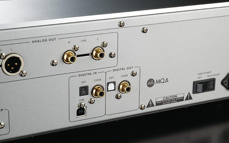 Đầu CD Luxman D-07X