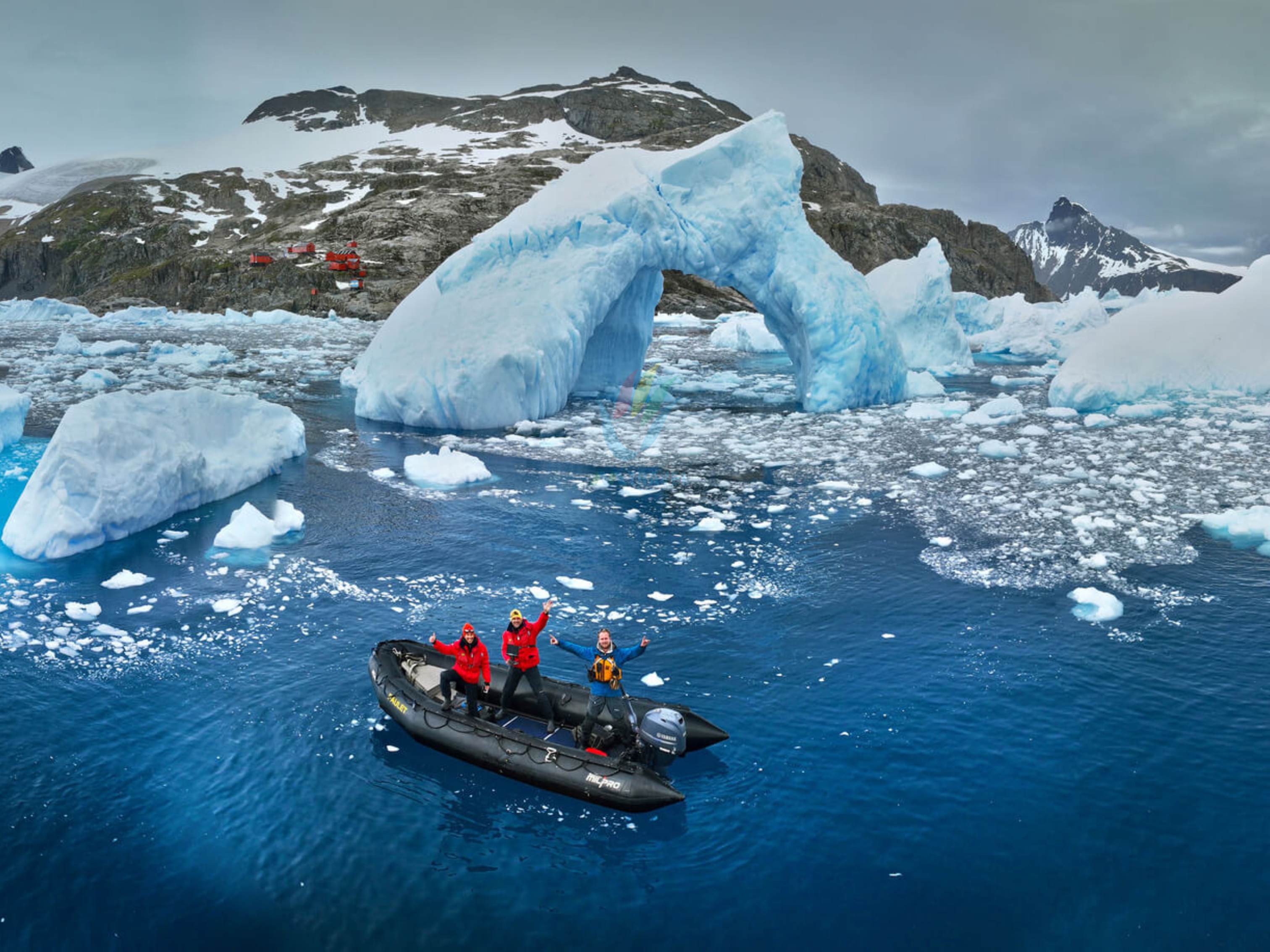 Tour Chào Mừng Năm mới tại Nam Cực 2025