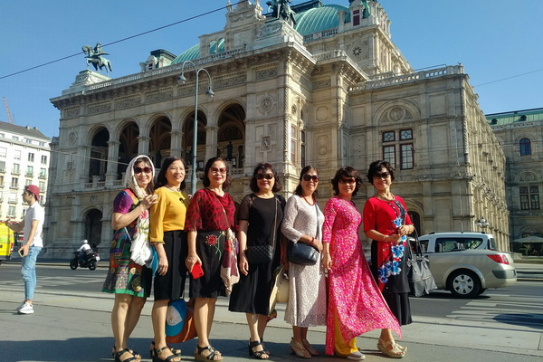 TOUR KHÁM PHÁ ĐÔNG-TÂY ÂU 2019: BALAN-HUNGARY –SLOVAKIA- ÁO - SÉC - ĐỨC  15 NGÀY 14 ĐÊM: Thưởng Ngoạn Mùa Thu Đông Âu